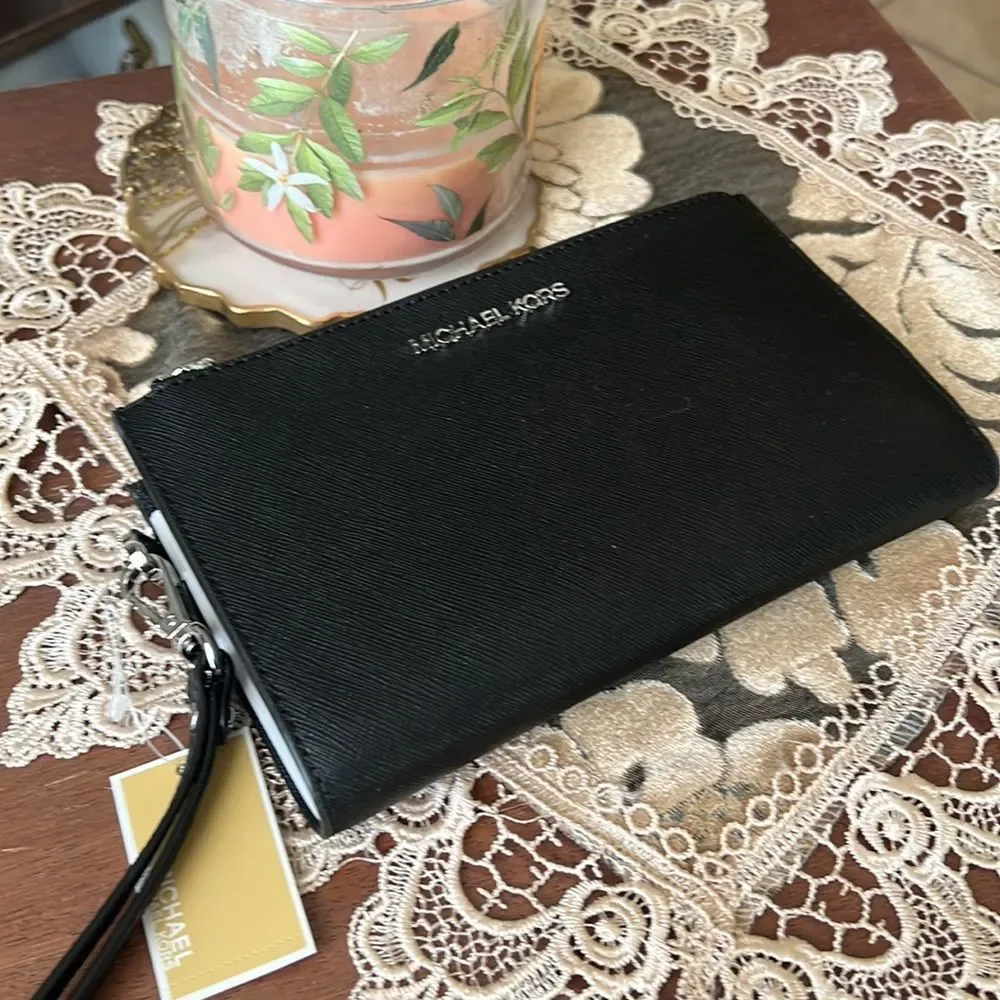 Michael Kors double zipper wallet